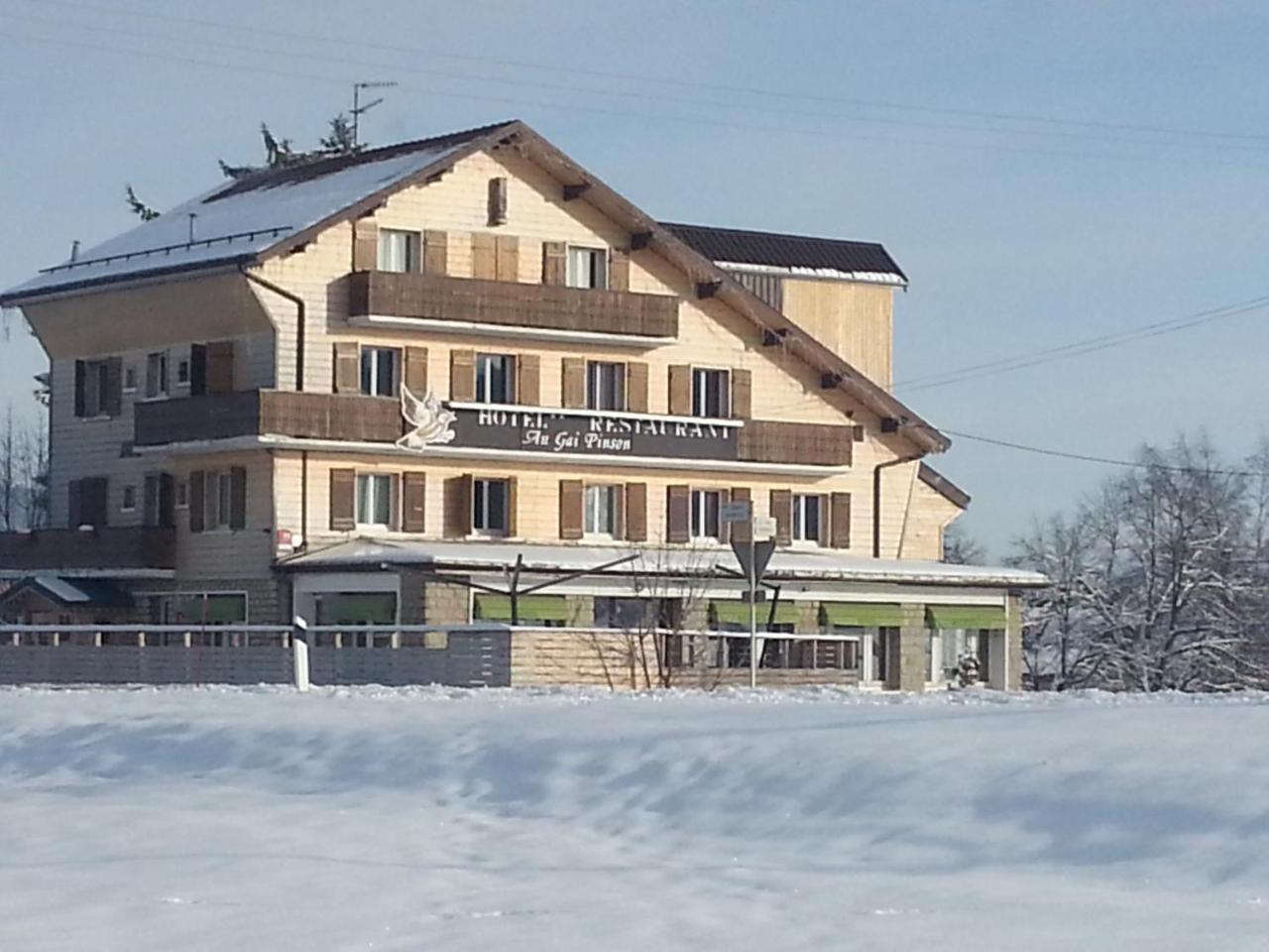 Hotel Restaurant Le Yeti Les Rousses Exterior photo