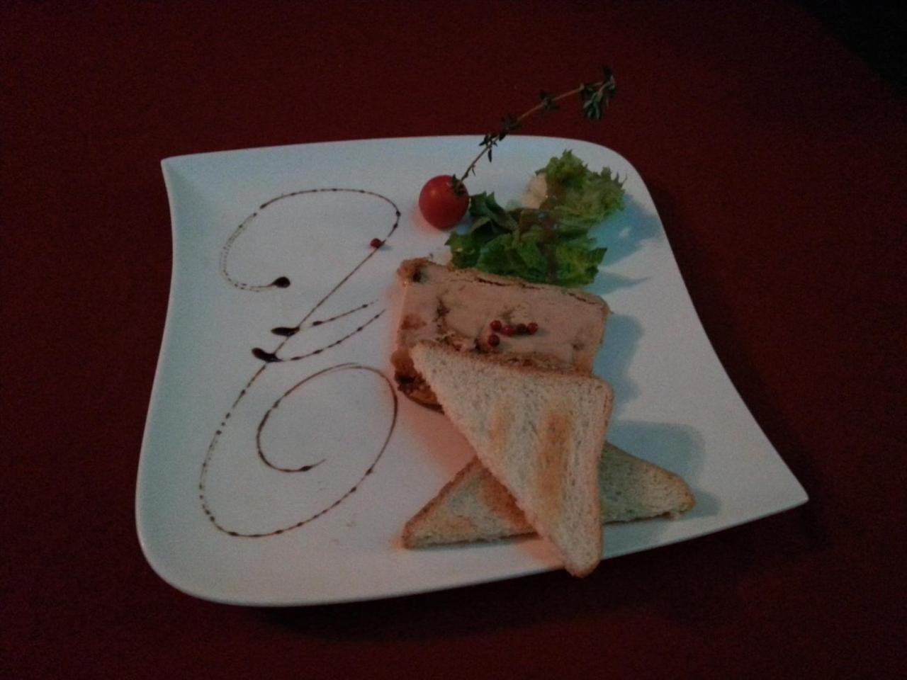 Hotel Restaurant Le Yeti Les Rousses Exterior photo