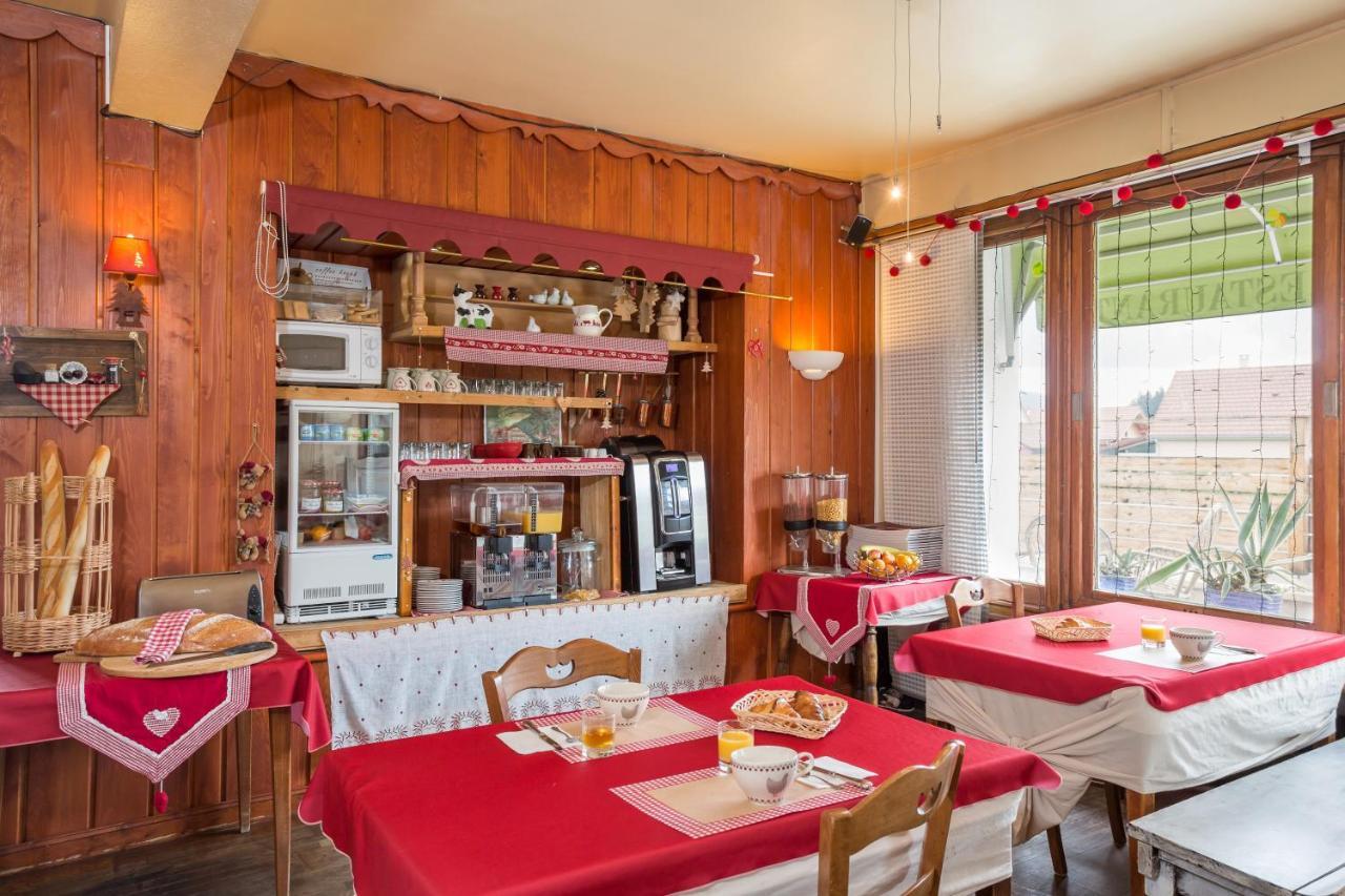 Hotel Restaurant Le Yeti Les Rousses Exterior photo